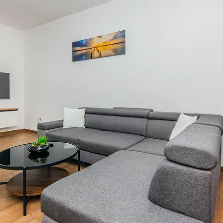 Apartament Mucaj Vir