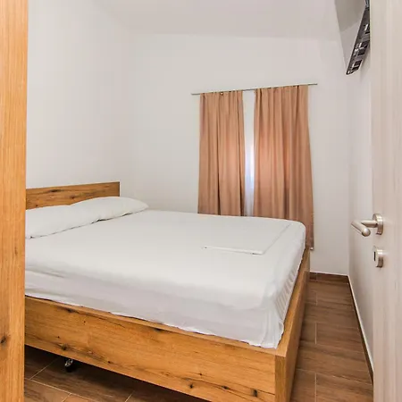 Mucaj Apartament Vir