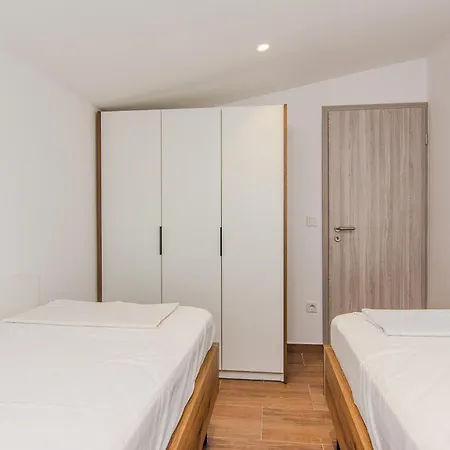 Apartament Mucaj